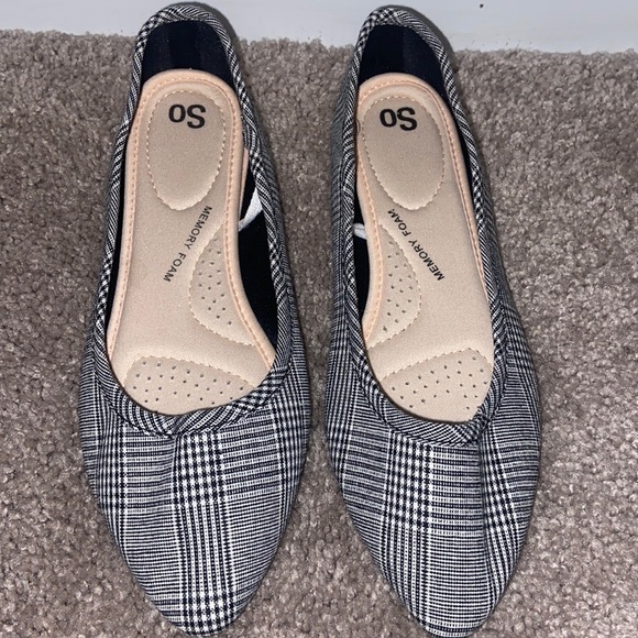 SO flats with memory foam
